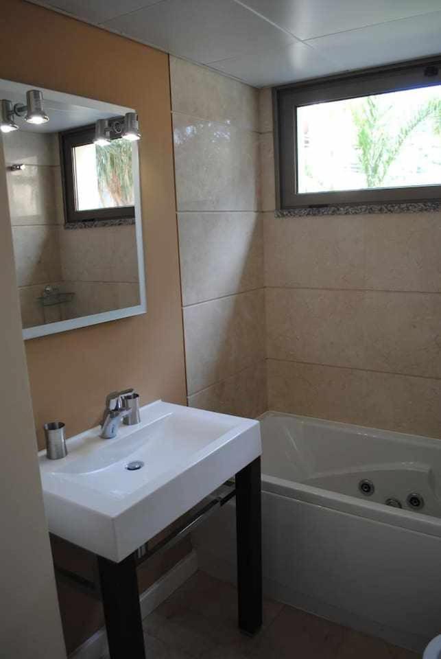Plaza Bay Luxury Apartment With Swimming Pool Calheta  Luaran gambar
